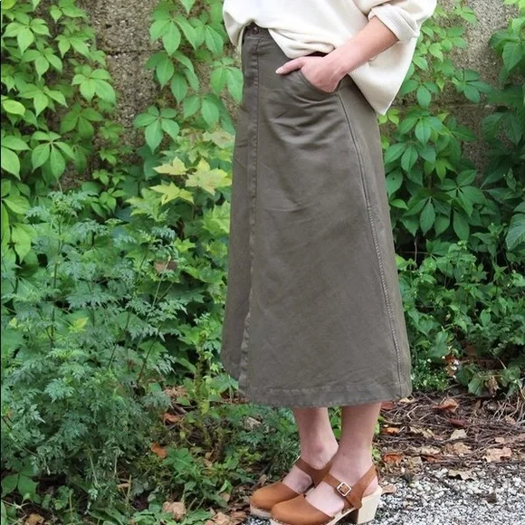 Esby Olive Midi Skirt - Picture 3 of 4